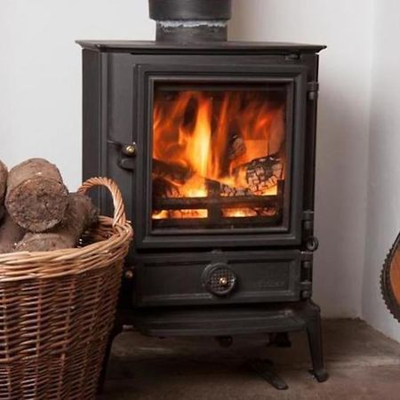 Scenic Welsh Cottage In The Brecon Beacons كريكهاوْل المظهر الخارجي الصورة
