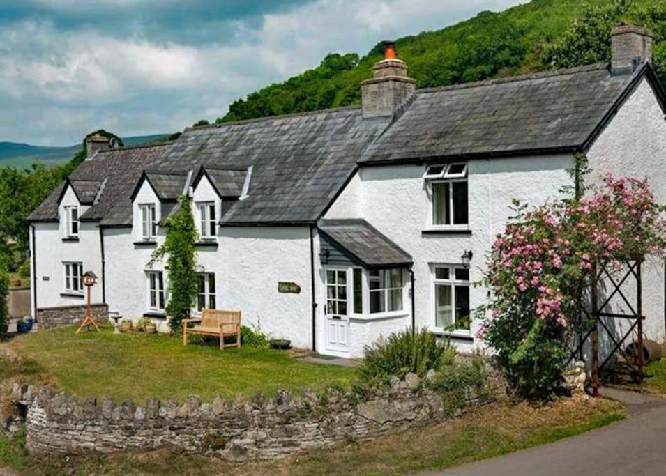 Scenic Welsh Cottage In The Brecon Beacons كريكهاوْل المظهر الخارجي الصورة