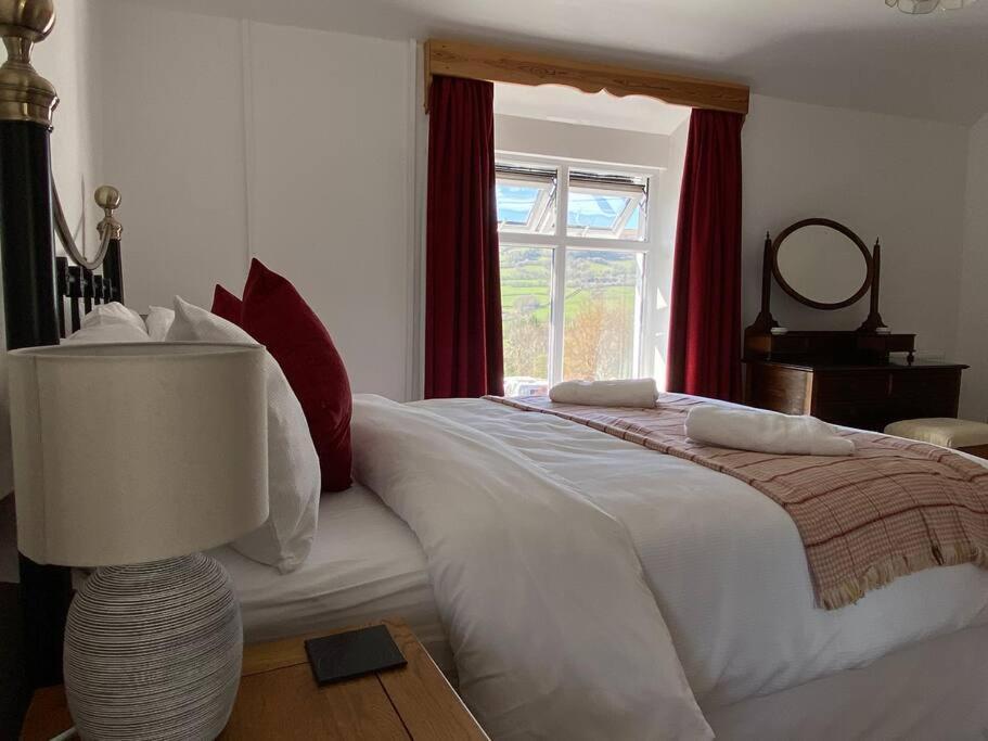 Scenic Welsh Cottage In The Brecon Beacons كريكهاوْل المظهر الخارجي الصورة